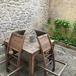 Petite Maison De Quartier Theatre Et Jardin Public *